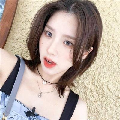 蓝天花朵